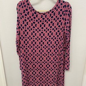 Vineyard Vine size M fits like a L.